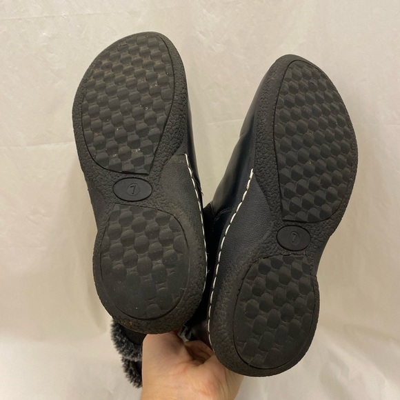 Cozy Black Fur-Lined Winter Boots - Picture 8 of 11